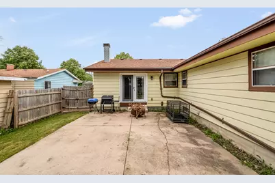 9060 N 86th St, Milwaukee, WI 53224 - Photo 4