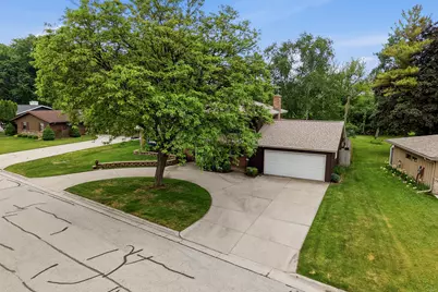 241  Crestwood Dr, Sheboygan Falls, WI 53085 - Photo 32