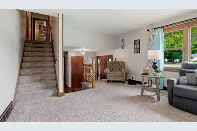 241  Crestwood Dr, Sheboygan Falls, WI 53085 - Photo 8
