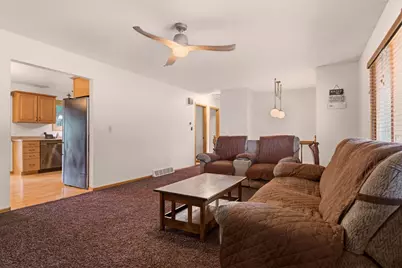 1610  Cliffview Dr, Holmen, WI 54636 - Photo 8