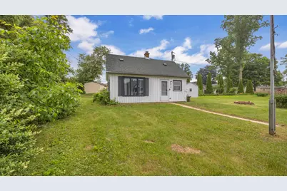 618  Pinehurst Ct, Sheboygan Falls, WI 53085 - Photo 2