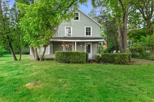 320 Curtis St, Lake Geneva, WI 53147 - Photo 2