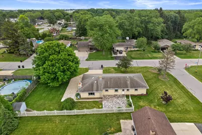 3028  Valley Forge St, Racine, WI 53404 - Photo 8