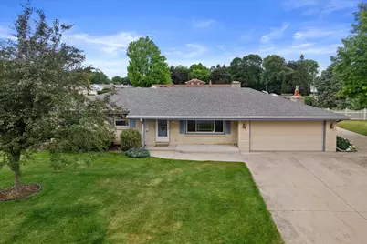 3028  Valley Forge St, Racine, WI 53404 - Photo 4