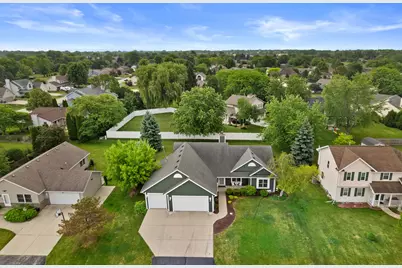 2525  Antoinette Trl, Racine, WI 53402 - Photo 4