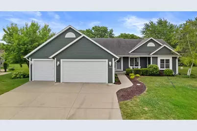 2525  Antoinette Trl, Racine, WI 53402 - Photo 2