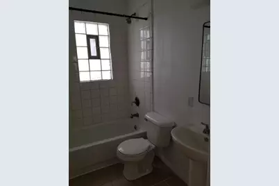 2425 N Cramer St, Milwaukee, WI 53211 - Photo 12