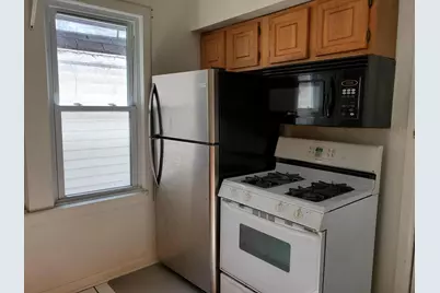 2425 N Cramer St, Milwaukee, WI 53211 - Photo 10