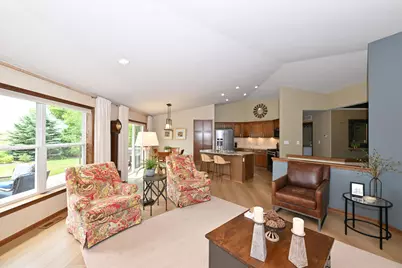 967  Log Cabin Ln, Belgium, WI 53004 - Photo 4