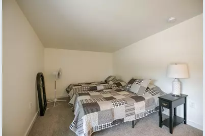 2126 N Emmertsen Rd, Racine, WI 53406 - Photo 34