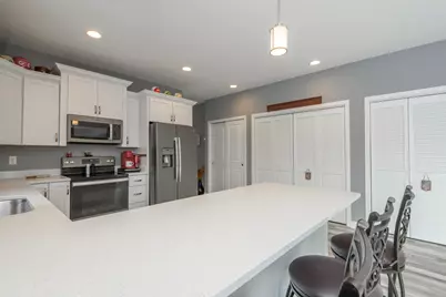 106  Phantom Lake Ct, Mukwonago, WI 53149 - Photo 14
