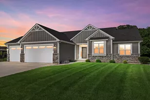 9154 Creekside Cir, Pleasant Prairie, WI 53158 - Photo 1