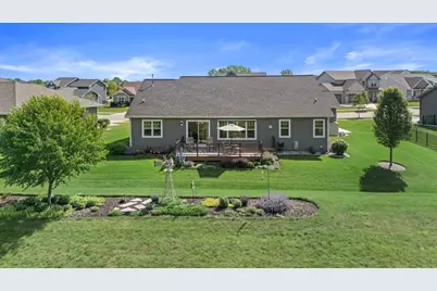 9154  Creekside Cir, Pleasant Prairie, WI 53158 - Photo 44