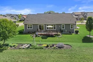 9154 Creekside Cir, Pleasant Prairie, WI 53158 - Photo 44