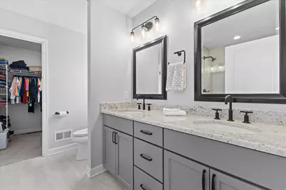 9154  Creekside Cir, Pleasant Prairie, WI 53158 - Photo 32