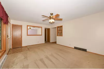 312 N Jackson St, Elkhorn, WI 53121 - Photo 4