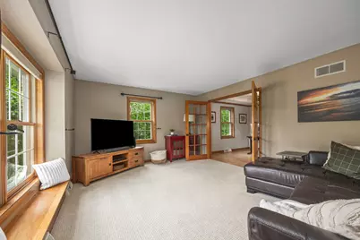 W153N5311  Plaza Dr, Menomonee Falls, WI 53051 - Photo 8