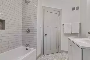 5615 W Burleigh St, Milwaukee, WI 53210 - Photo 12
