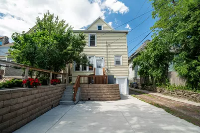 1550 E Irving Pl, Milwaukee, WI 53202 - Photo 18