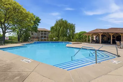 4085 S 84th St #7, Greenfield, WI 53228 - Photo 18
