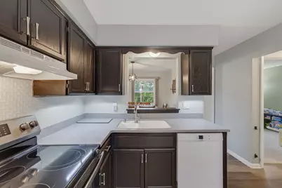 12405 W Crawford Ave, New Berlin, WI 53151 - Photo 6