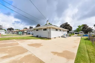 1715 W Salem St, Milwaukee, WI 53221 - Photo 24