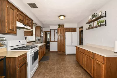 1715 W Salem St, Milwaukee, WI 53221 - Photo 8