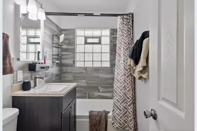 5024 N 84th St #5026, Milwaukee, WI 53225 - Photo 18