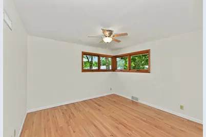 457 W 5th St, Oconomowoc, WI 53066 - Photo 12