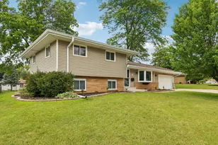 N91W17573 Saint Regis St, Menomonee Falls, WI 53051 - Photo 2
