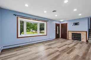 N91W17573 Saint Regis St, Menomonee Falls, WI 53051 - Photo 8