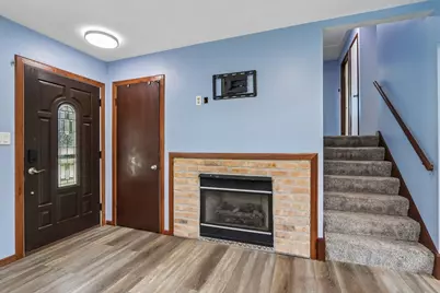 N91W17573  Saint Regis St, Menomonee Falls, WI 53051 - Photo 4