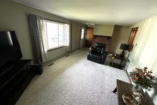 2722 N Taylor Dr, Sheboygan, WI 53083 - Photo 6