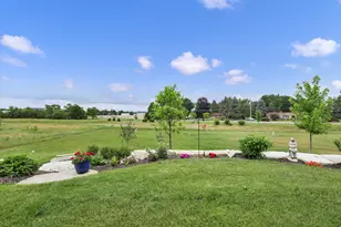 S54W25469 Pebble Brook Ct, Waukesha, WI 53189 - Photo 34
