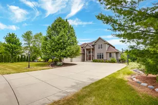 750 Pinehurst Dr, Mukwonago, WI 53149 - Photo 2