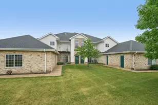 4237 Taylor Hbr, Racine, WI 53403 - Photo 4
