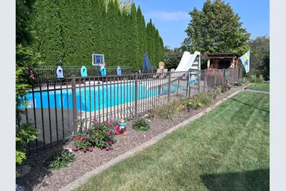W171N10218  Wildrose Ln, Germantown, WI 53022 - Photo 38