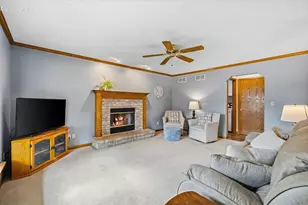 W171N10218 Wildrose Ln, Germantown, WI 53022 - Photo 16
