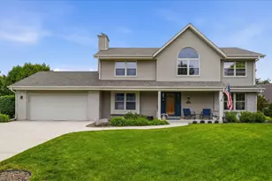 W171N10218 Wildrose Ln, Germantown, WI 53022 - Photo 2