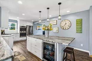 W171N10218 Wildrose Ln, Germantown, WI 53022 - Photo 6