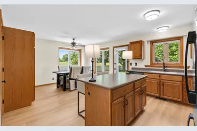 3950  Royal Oaks Dr, Racine, WI 53406 - Photo 14