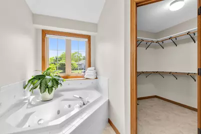 3950  Royal Oaks Dr, Racine, WI 53406 - Photo 4
