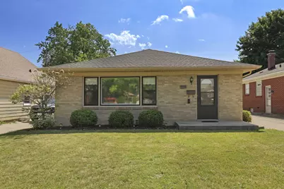 915  Indiana St, Racine, WI 53405 - Photo 2