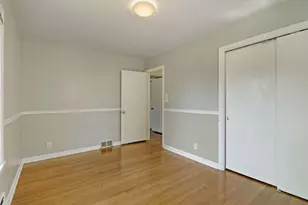 915 Indiana St, Racine, WI 53405 - Photo 14