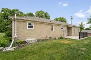 1260 Edwards St, Brookfield, WI 53005 - Photo 26