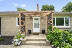 1260 Edwards St, Brookfield, WI 53005 - Photo 2