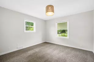 1260 Edwards St, Brookfield, WI 53005 - Photo 10