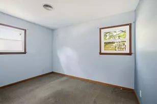 6620 W Morgan Ave, Milwaukee, WI 53220 - Photo 10