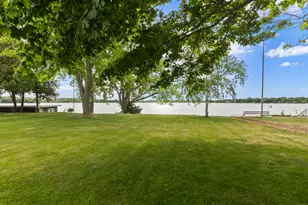 24315 Fairway Dr, Racine, WI 53139 - Photo 44