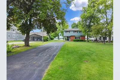 24315  Fairway Dr, Racine, WI 53139 - Photo 10